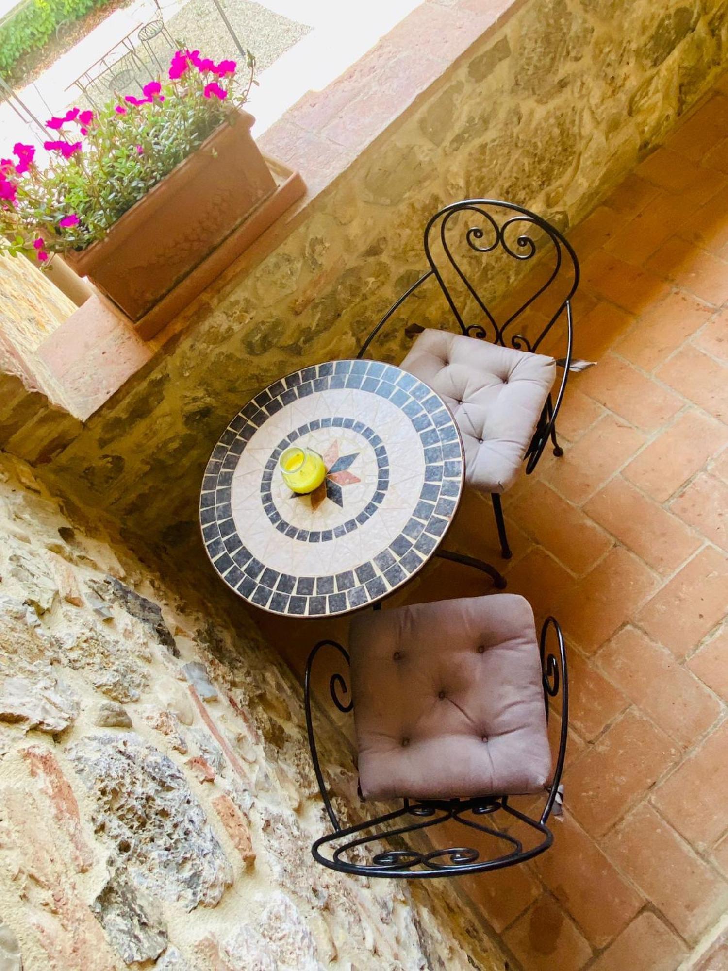 Agriturismo La Peschiera Casole dʼElsa المظهر الخارجي الصورة