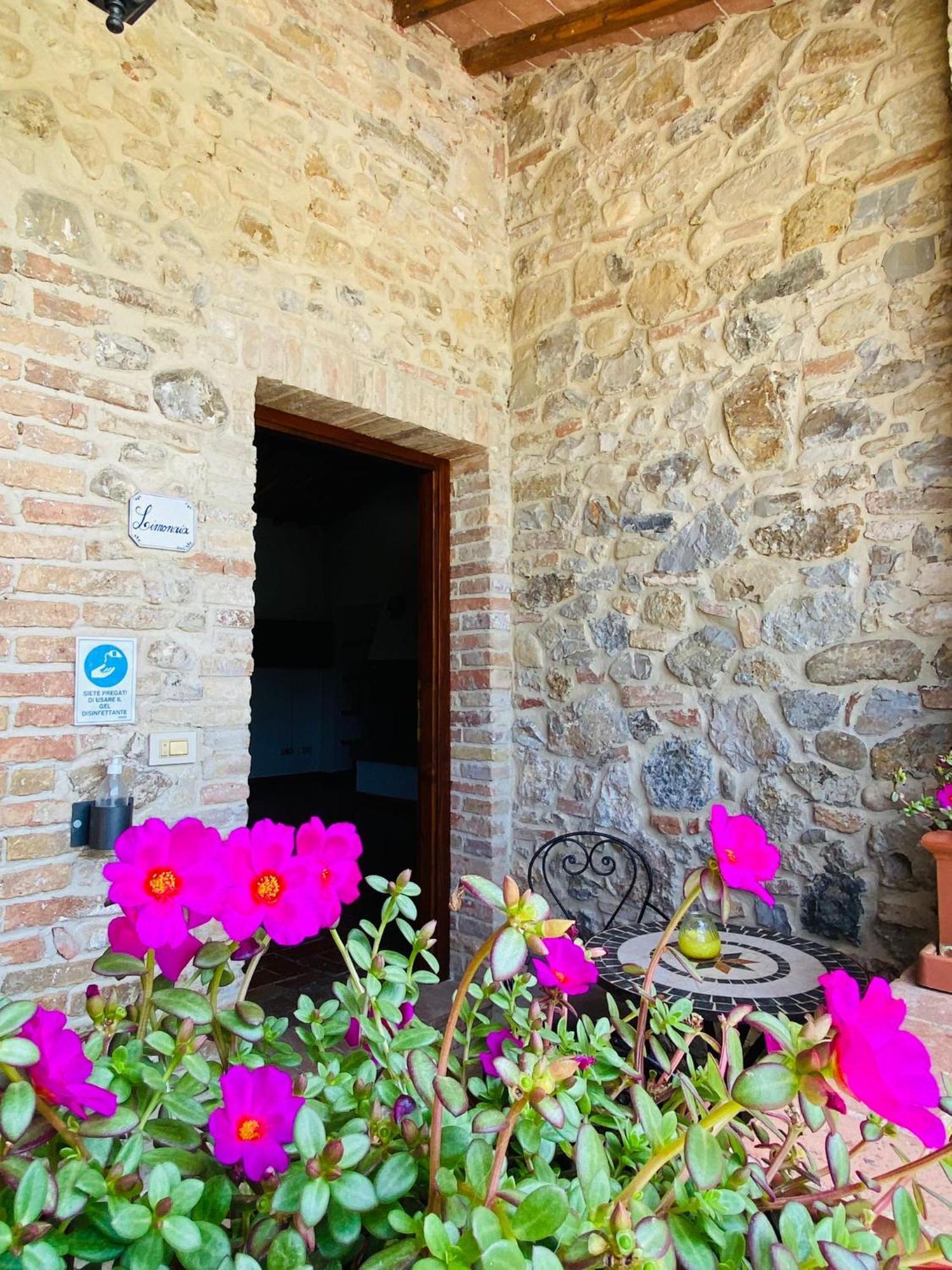 Agriturismo La Peschiera Casole dʼElsa المظهر الخارجي الصورة