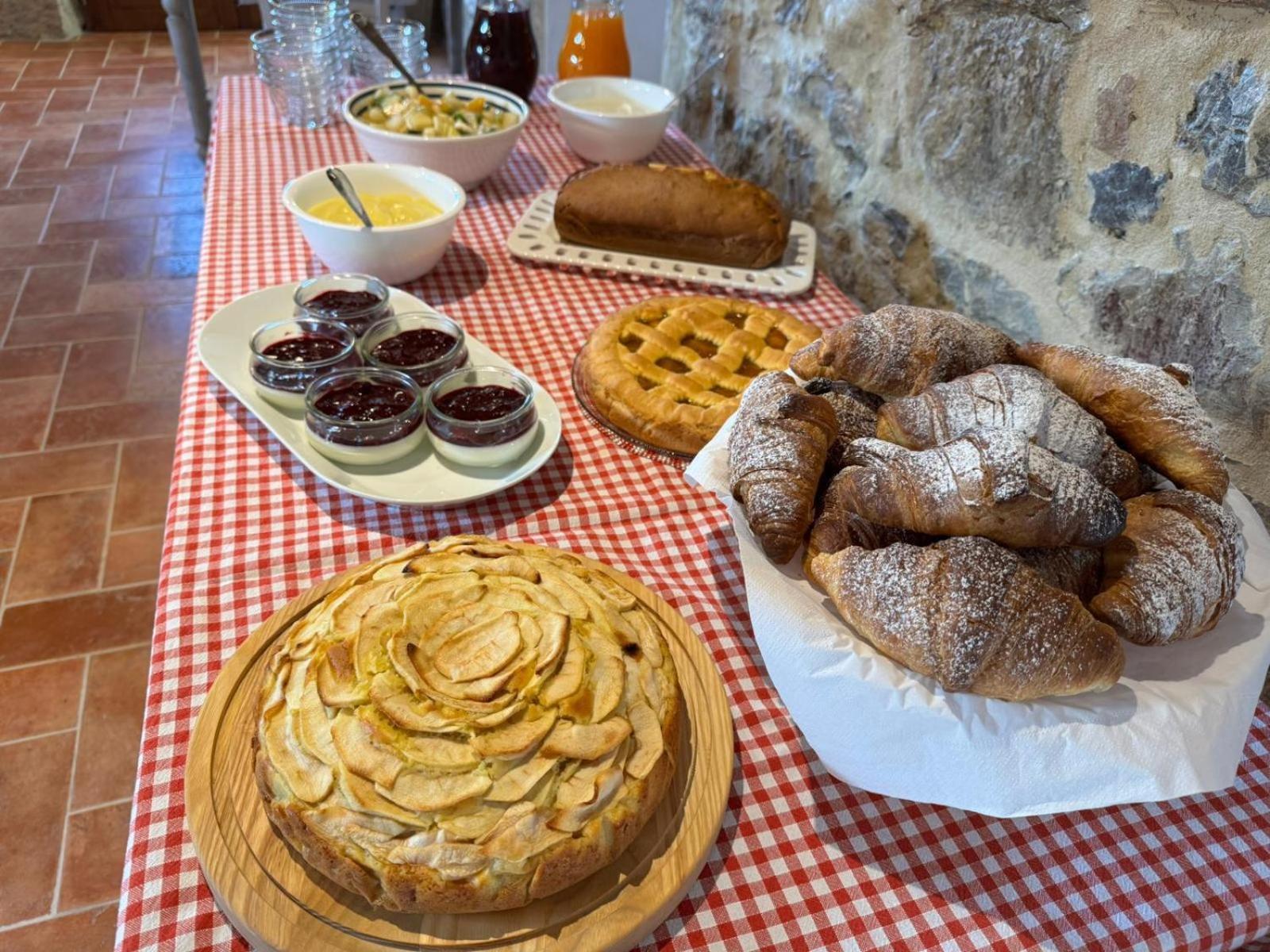 Agriturismo La Peschiera Casole dʼElsa المظهر الخارجي الصورة